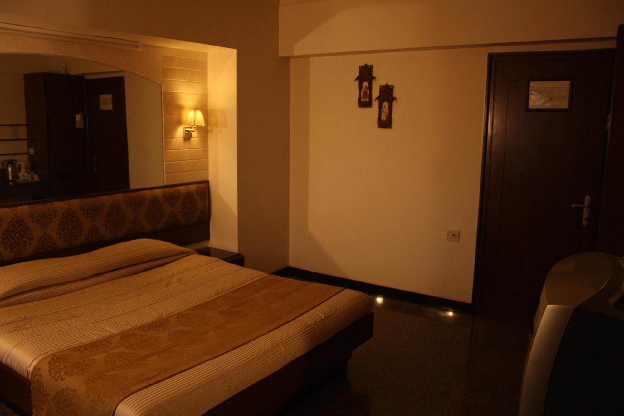 Hotel Karl Residency Bombaim Exterior foto